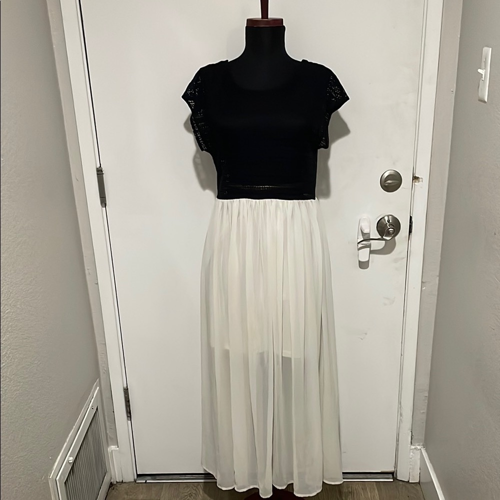 Forever 21 Black and White Dress